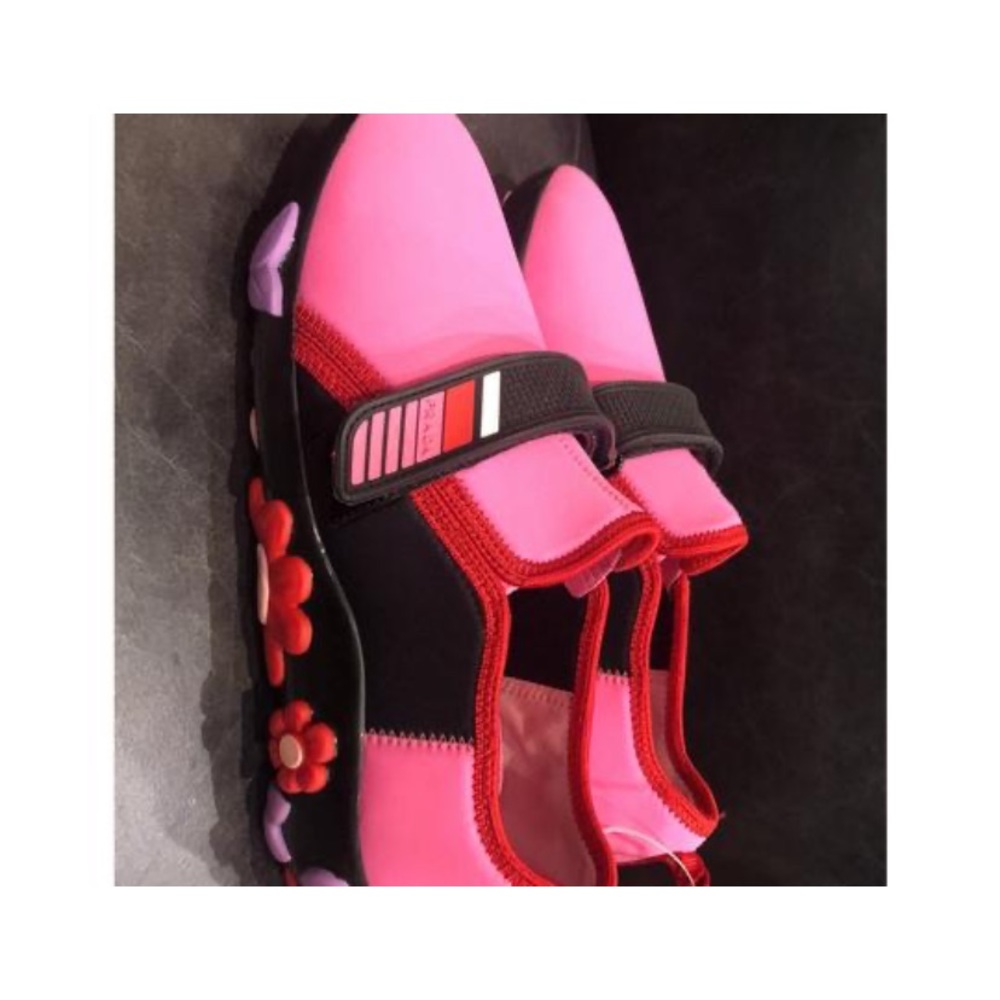 prada pink/ red neoprene with flower trim sole - Picture 3 of 4